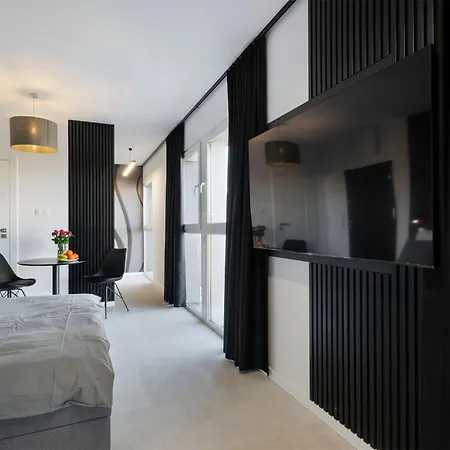 Apartamenty Centrum Wigury Parking Dostep Na Kod Lodz  Exterior photo